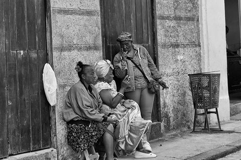 Relaxing with Tobacco Smoking, Cuba